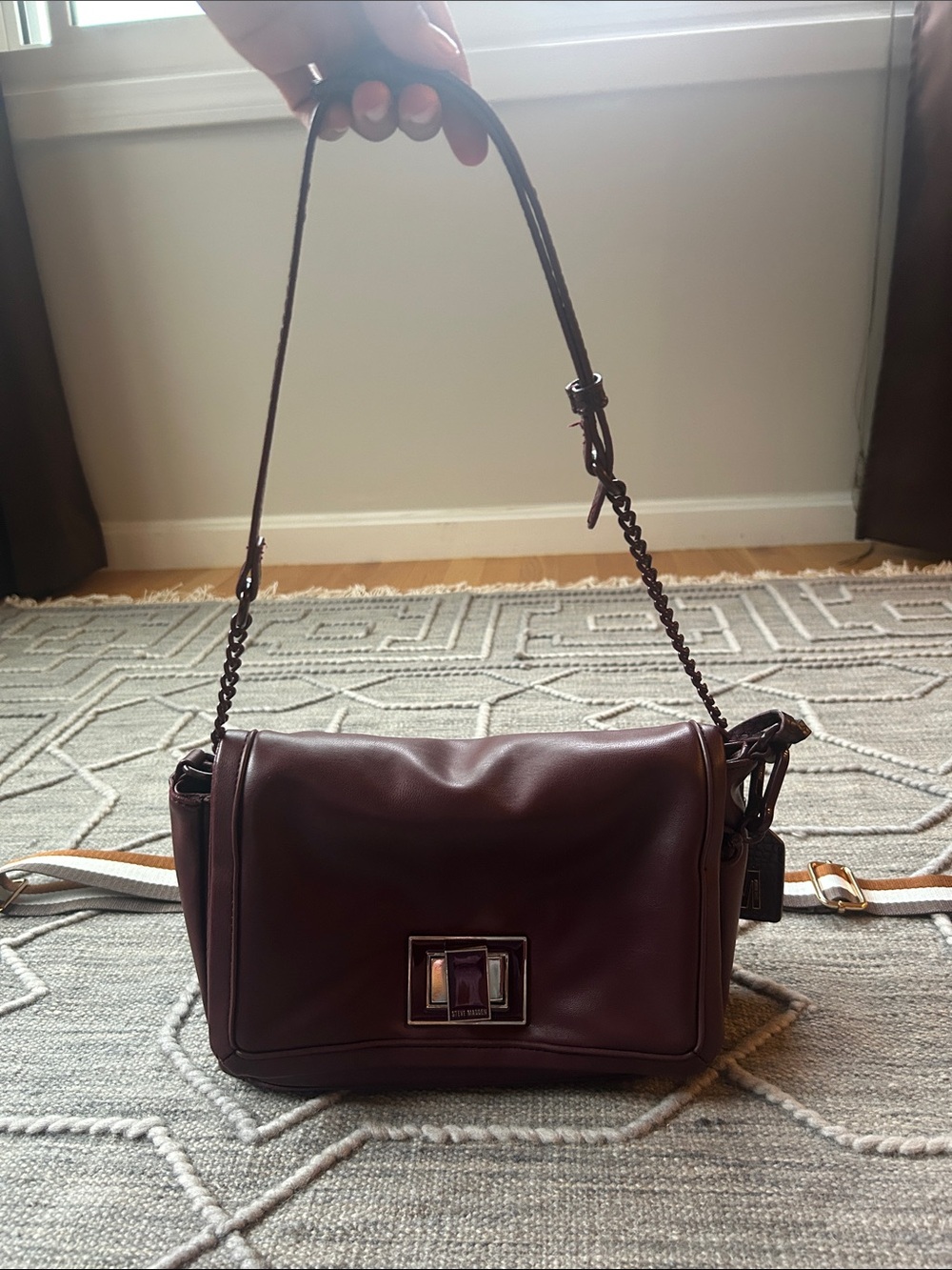 Steve Madden Burgundy Vegan Leather Crossbody/Shoulder Bag w 2 Removable Straps - Picture 3 of 16